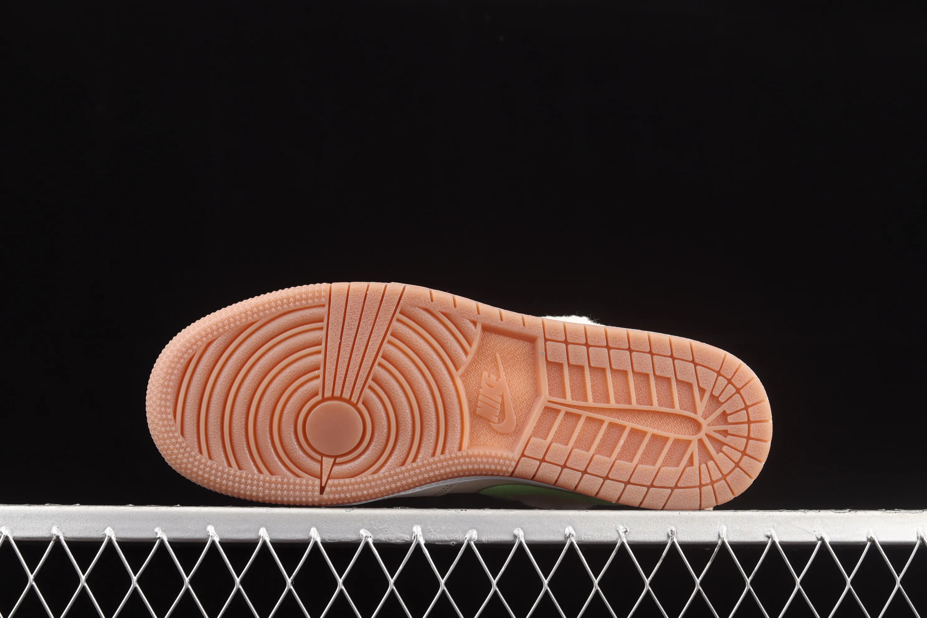 All Categories Air Jordan Jordan Series Basketball Shoes Air Jordan 1 Mid Air Jordan 1 Mid AJ1 Pearl Milk Tea Zhongbang Basketball Shoes DO2207-264